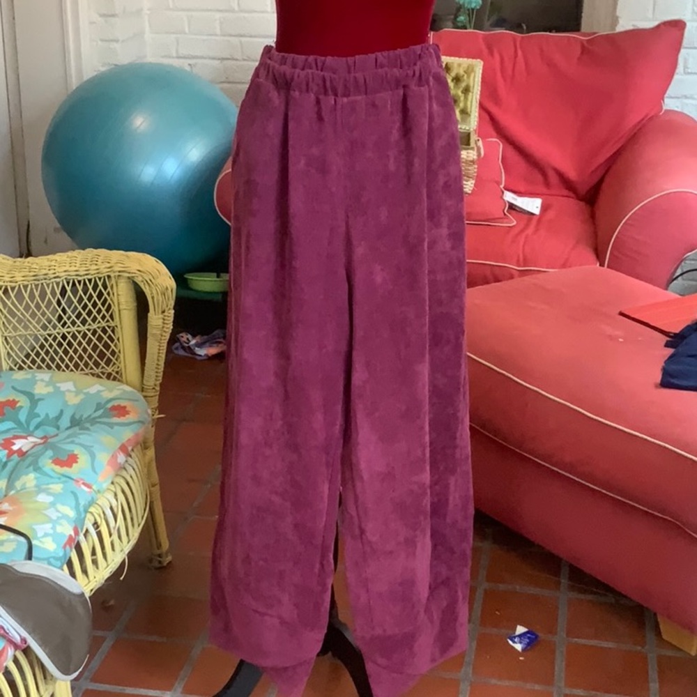 Mauve/ berry fine walled corduroy pants size xxl. Two side pockets